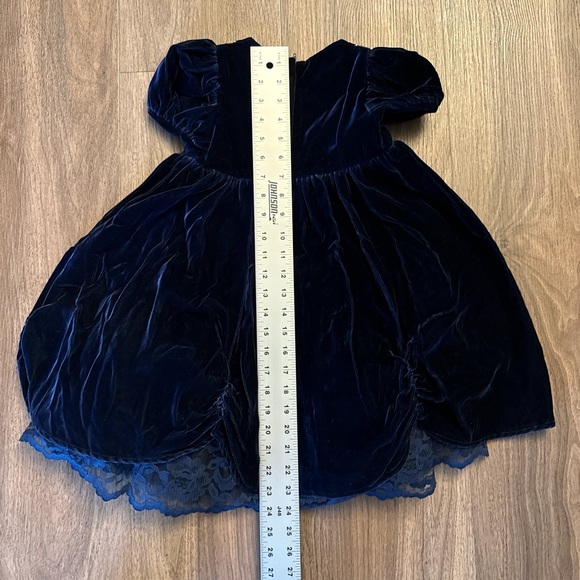 Vintage Bernadette’s biscotti size 4 Elegant Velvet Dress with Floral Detail - Picture 5 of 7